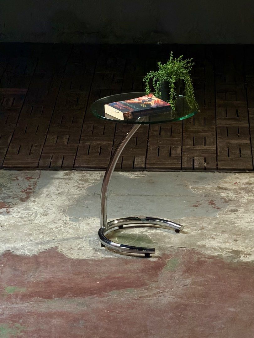 Modern Glass End Table (Category: Tables & Sets) located in Bulacan. Submitted by rock_off.thriftshop.ph (Listing ID 1428869445, Image 3). Description: .