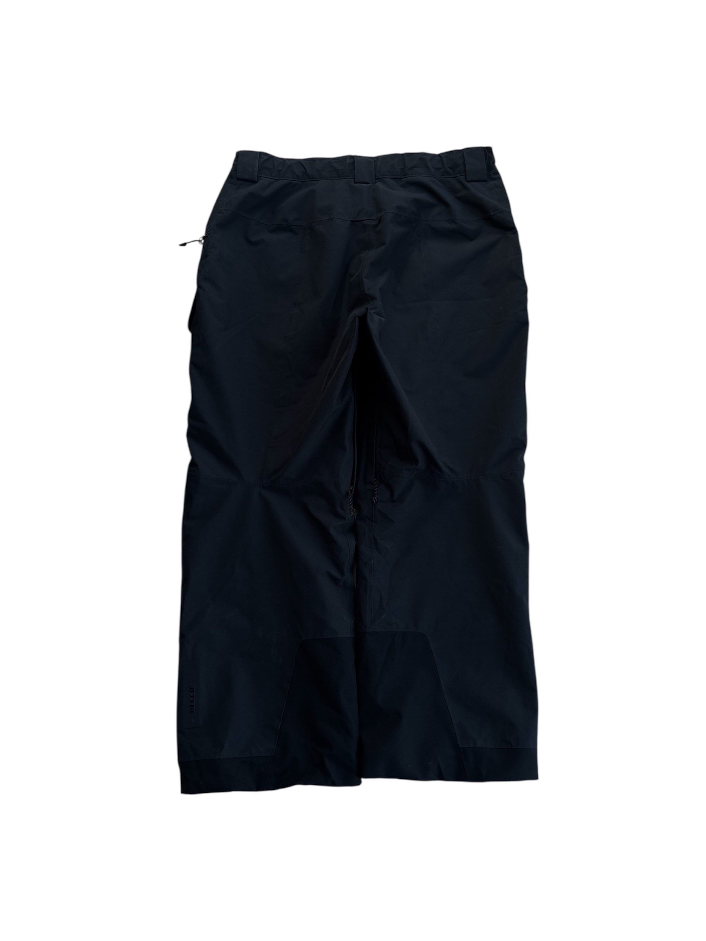 Mountain Hardware (Category: Coats, Jackets and Outerwear) located in Candelaria. Submitted by drizzy.fitz.ph (Listing ID 1428808565, Image 3). Description: Mountain Hardwear Gore-tex & RECCO Avalanche Rescue System Waist: 34 - 38 Length: 42 Leg Opening: 11.