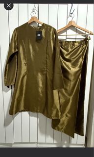 (Category: ) located in . Submitted by shopalissa (Listing ID 1428953743, Image 1). Description: .