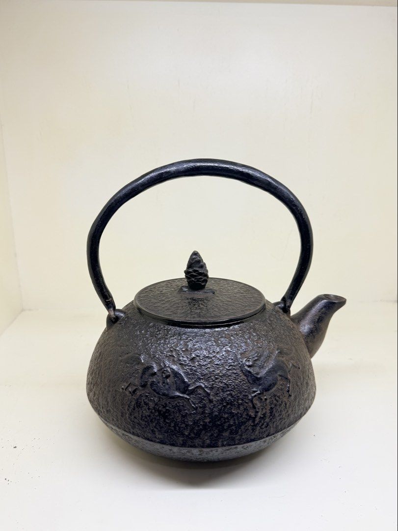 Nambu Ironware Cast Iron Kettle Horse (Category: Coffee & Tea Tableware) located in Manila. Submitted by prelovedbyramiah (Listing ID 1428895907, Image 2). Description: (For direct heat only)-1.5 L (approx. 50.7 fl oz) rare vintage collection bnew w box.