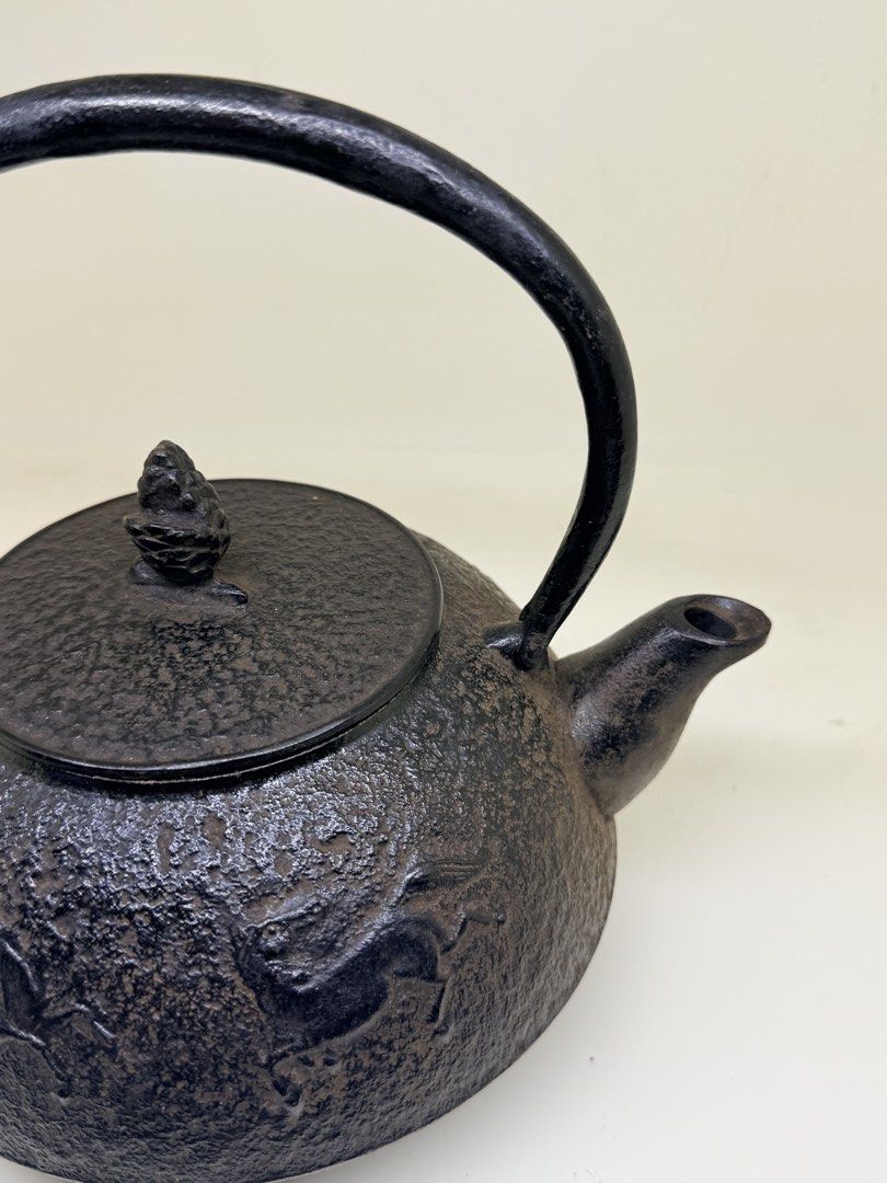 Nambu Ironware Cast Iron Kettle Horse (Category: Coffee & Tea Tableware) located in Manila. Submitted by prelovedbyramiah (Listing ID 1428895907, Image 3). Description: (For direct heat only)-1.5 L (approx. 50.7 fl oz) rare vintage collection bnew w box.