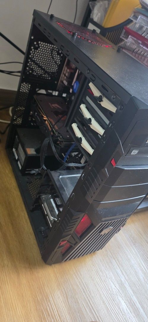 PC - Intel i7-6700K, RX 580, 8GB RAM411556043712768001