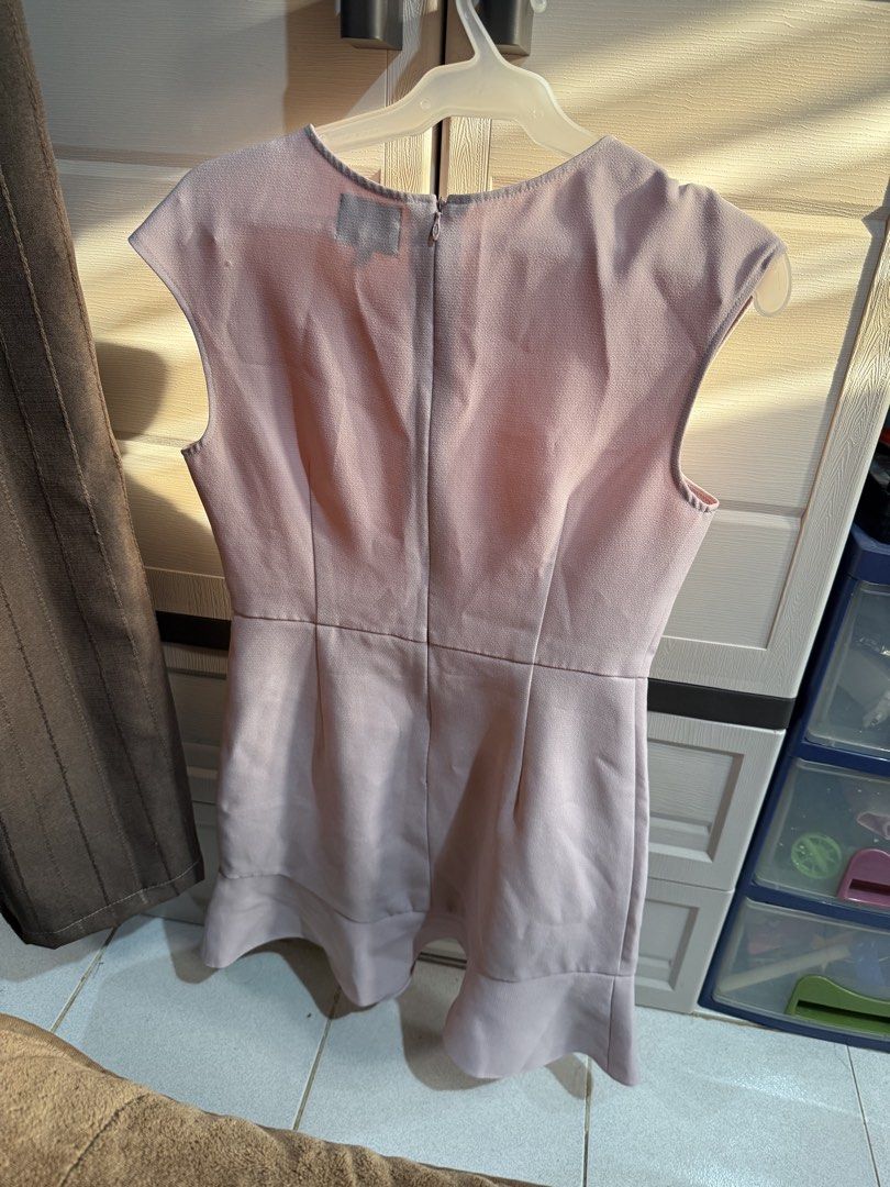 Pink Sleeveless Dress (Category: Dresses) located in Tagaytay City. Submitted by khalil091726 (Listing ID 1428880990, Image 2). Description: Like new binili ko sa mall super nice .