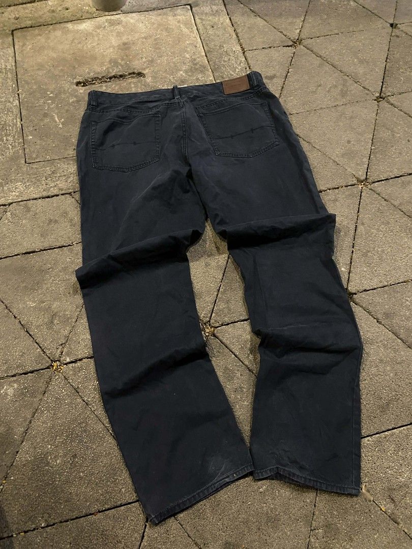 Polo Ralph Lauren Navy Blue Pants (Category: Trousers) located in Quezon City. Submitted by deexsorianino.09 (Listing ID 1428926879, Image 1). Description: RALP LAUREN BAGGY PANTS SIZE 38 LENGTH 42 LEG HOLE 9 .