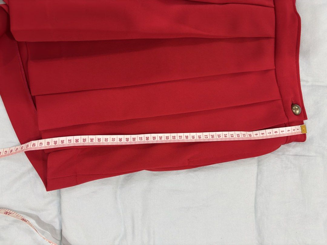 Red Pleated Skort Short Skirt (Category: Skirts) located in Caloocan City. Submitted by foundagain (Listing ID 1428808182, Image 2). Description: used custom tailor made see photos for dimes rfs decluttering payment first before shipping (gcash) dm me for inquiries .