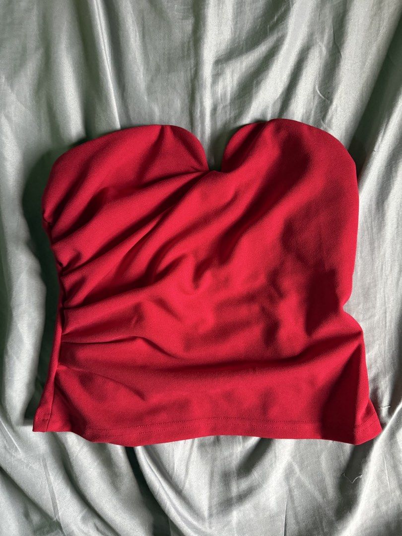 Red Tube Top (Category: Others Tops) located in Quezon City. Submitted by pamnly (Listing ID 1428897713, Image 1). Description: Brand new.