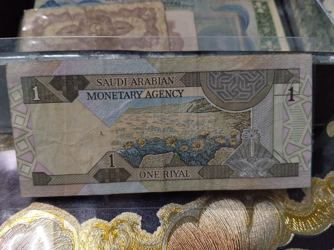 One Riyal Collection Saudi Arabian 1 Riyal Banknote, Hobbies & Toys, Collectibles ...