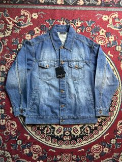 (Category: ) located in . Submitted by pulito.streetwear (Listing ID 1428944824, Image 1). Description: .