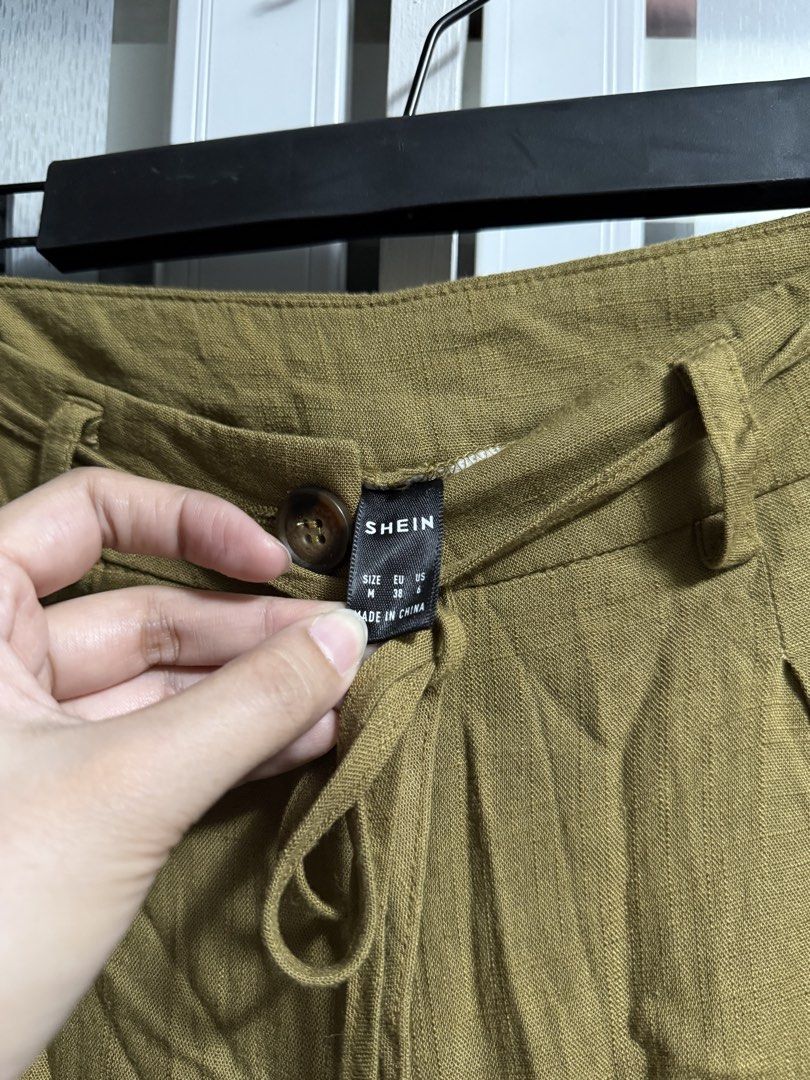 SHEIN Wide Leg Pants - Size M (super nice fitting!) (Category: Other Bottoms) located in Cainta. Submitted by freeingspaces (Listing ID 1428886709, Image 2). Description: Used once only! S2 .