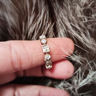 (Category: ) located in . Submitted by brandedbagspreloved (Listing ID 1428879405, Image 1). Description: .