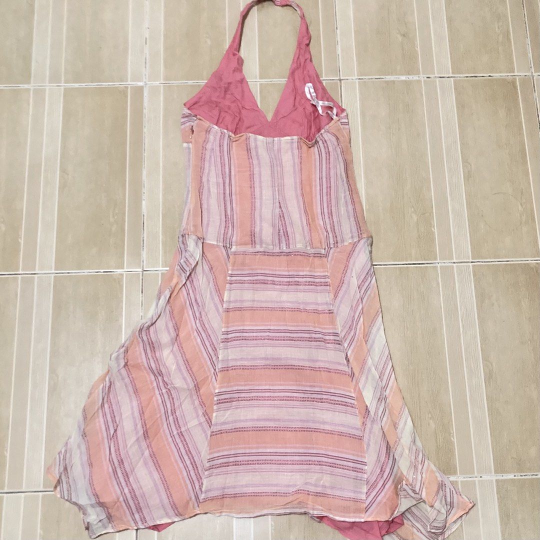 Summer Halter Dress (Category: Dresses) located in Antipolo. Submitted by amaaui (Listing ID 1428922799, Image 2). Description: • Roxy Striped Halter Dress • Size Medium • Color may slightly vary due to lighting • Minor flaws DM for more inquiries! 📩.