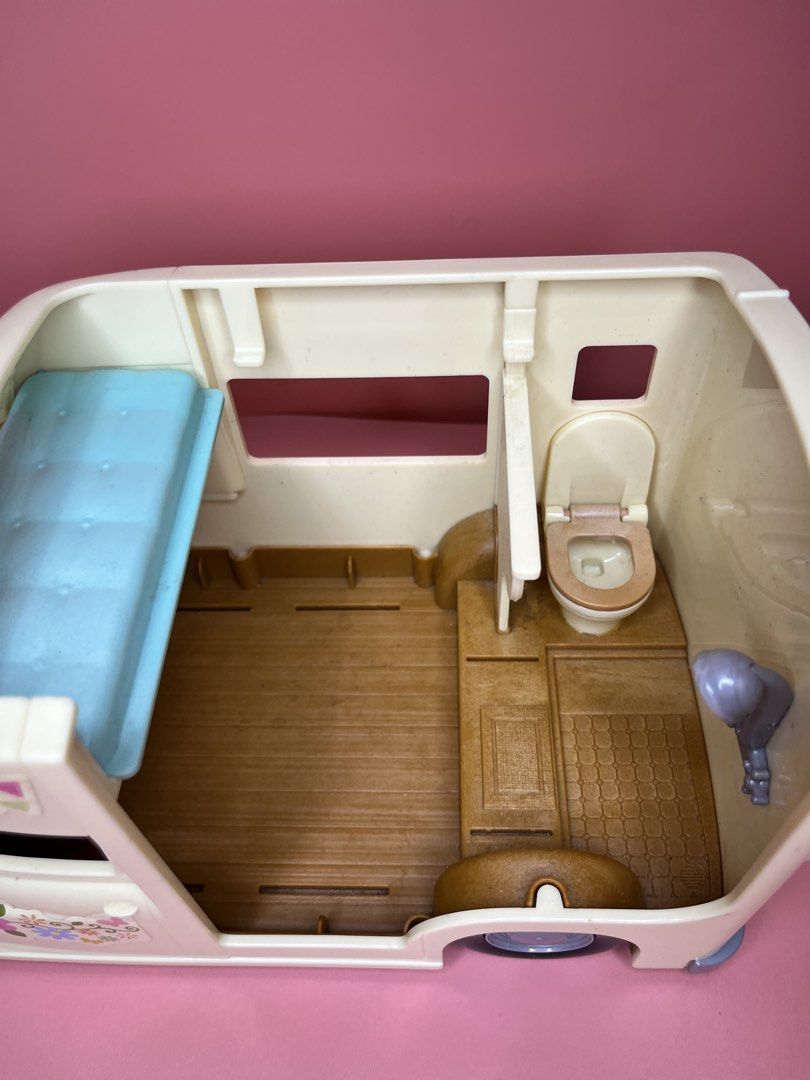 Sylvanian Families Camper Van (Category: Kids Toys) located in Caloocan City. Submitted by snapshop_ph (Listing ID 1428853682, Image 2). Description: Incomplete parts Epoch brand Sold as is No cracks or dents.