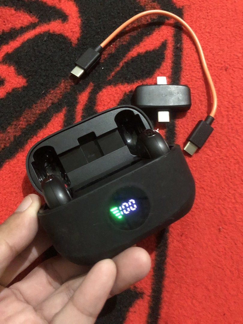 TNW A37 Lavalier wireless microphone (Category: Voice Recorders) located in Quezon City. Submitted by markgolveo (Listing ID 1428864697, Image 1). Description: TNW A37 Lavalier wireless microphone Used working properly Good battery life Issue is secondary mic has missing part its side button as posted on pictures It still works but needs a pin to be pressed due to its missing button cap.