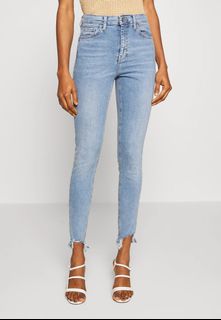 (Category: ) located in . Submitted by shopxbeauty (Listing ID 1428896301, Image 1). Description: .