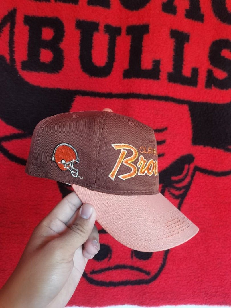 Vintage Cleveland Browns Cap (Category: Caps & Hats) located in La Trinidad. Submitted by randoruthrifts (Listing ID 1428985085, Image 2). Description: Vintage Double Script Line Cleveland Browns by Sports Specialties Twill - Twill (Cotton Polyester) - Issue : Cut Sports Specialties tag at loosestitch on brim .