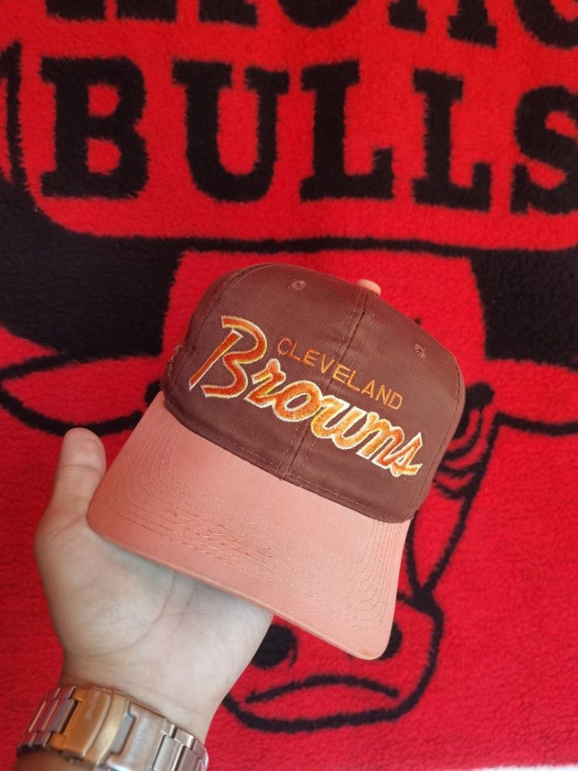 Vintage Cleveland Browns Cap (Category: Caps & Hats) located in La Trinidad. Submitted by randoruthrifts (Listing ID 1428985085, Image 1). Description: Vintage Double Script Line Cleveland Browns by Sports Specialties Twill - Twill (Cotton Polyester) - Issue : Cut Sports Specialties tag at loosestitch on brim .