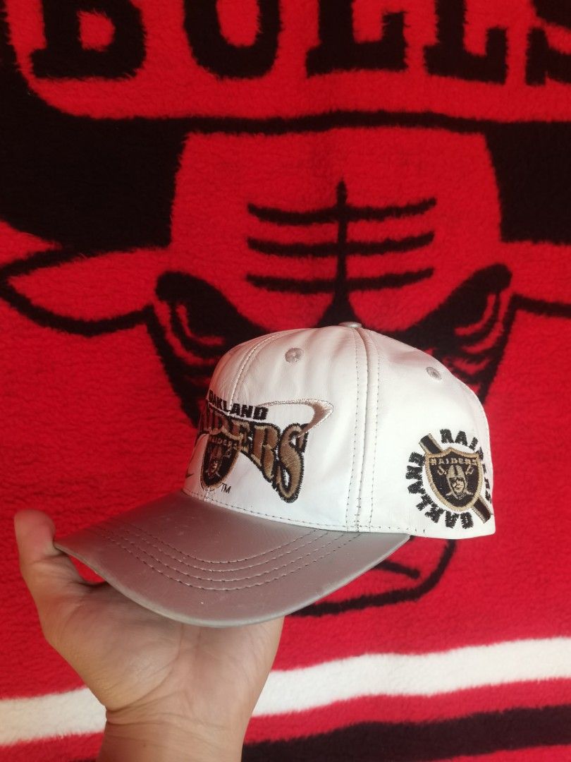 Vintage Oakland Raiders Leather Cap (Category: Caps & Hats) located in La Trinidad. Submitted by randoruthrifts (Listing ID 1428985463, Image 3). Description: Vintage Oakland Raiders Leather Cap - Leather - Issue : some loosestitch and need wash and reshape .