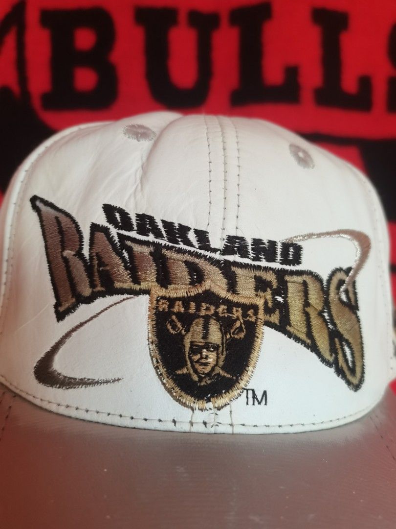 Vintage Oakland Raiders Leather Cap (Category: Caps & Hats) located in La Trinidad. Submitted by randoruthrifts (Listing ID 1428985463, Image 2). Description: Vintage Oakland Raiders Leather Cap - Leather - Issue : some loosestitch and need wash and reshape .