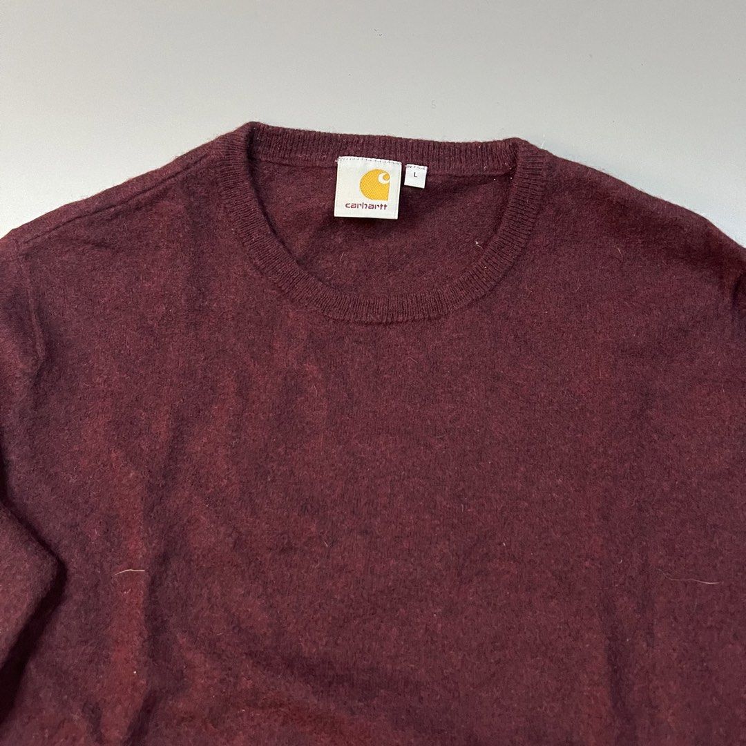 (Womens) Carhartt - Knitted Sweatshirt (Category: Longsleeves) located in Paranaque City. Submitted by millennial_goodz (Listing ID 1428941657, Image 2). Description: WTS (Womens) Carhartt - Knitted Sweatshirt Size Large womens Dimensions: 20" Width / 24" Length Excellent condition Authentic P650 only DM.