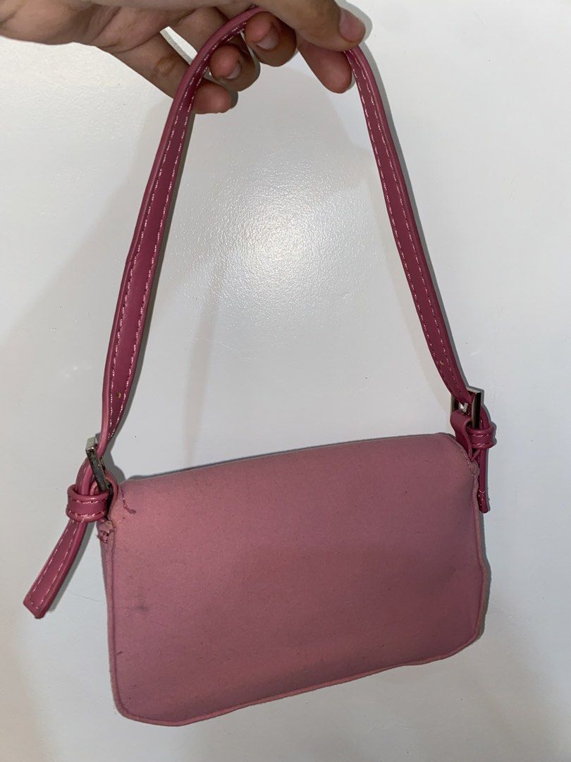 y2k Pink Shoulder Bag (Category: Shoulder Bags) located in Bulacan. Submitted by hellosofiaaa (Listing ID 1428965980, Image 3). Description: .