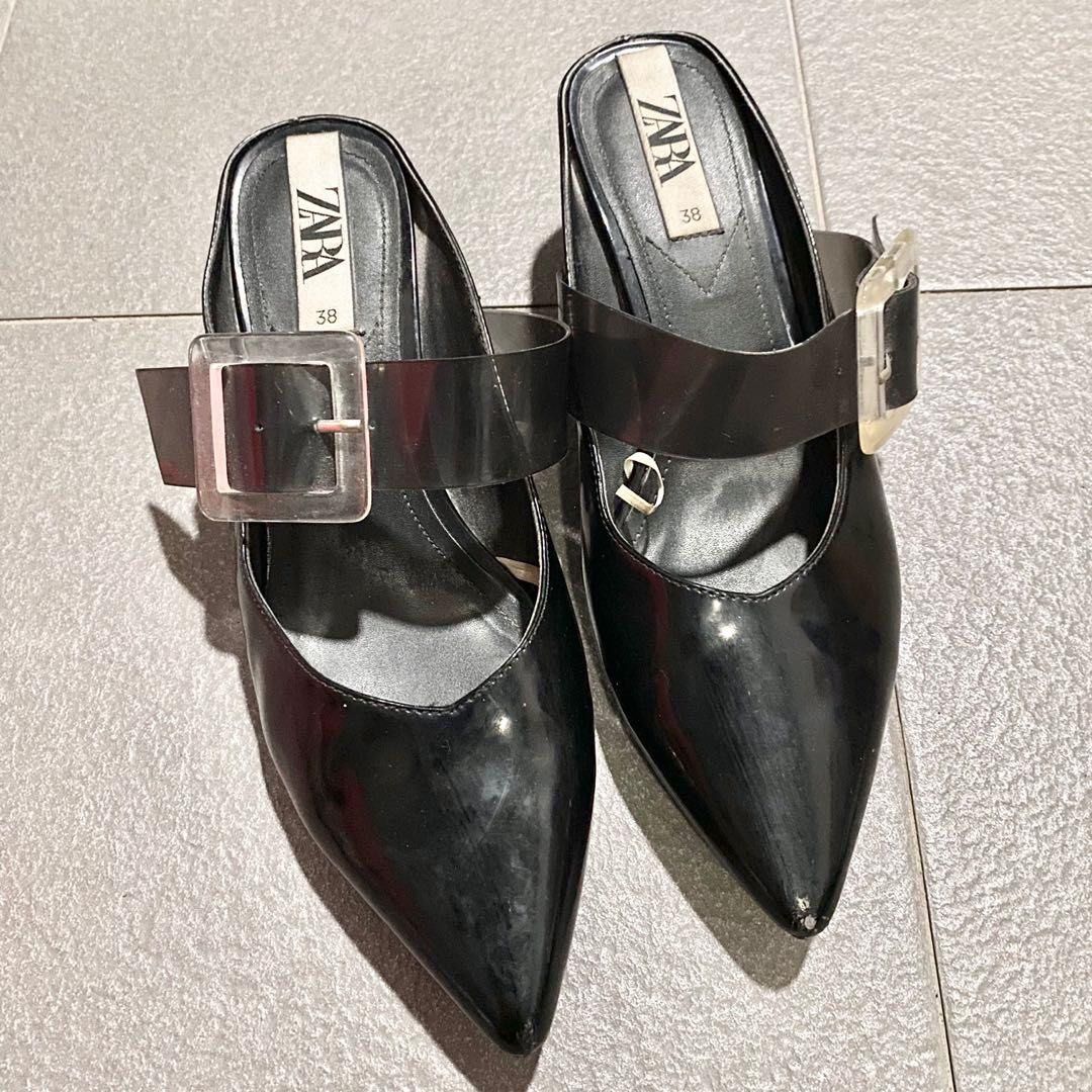 Zara Black Patent Mules Size 38 (Category: Flats & Sandals) located in Pasay City. Submitted by kikayfindsxs (Listing ID 1428944698, Image 1). Description: Size 38 but actual is size 37 .