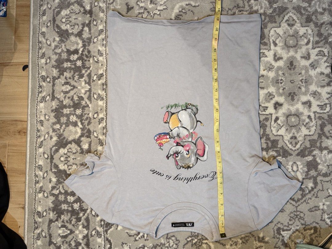 Zara Elephant Graphic T-shirt (Category: Shirts) located in Santa Rosa. Submitted by azisky (Listing ID 1428796700, Image 2). Description: rfs: too small tight stretchy top (like a baby tee but not cropped).