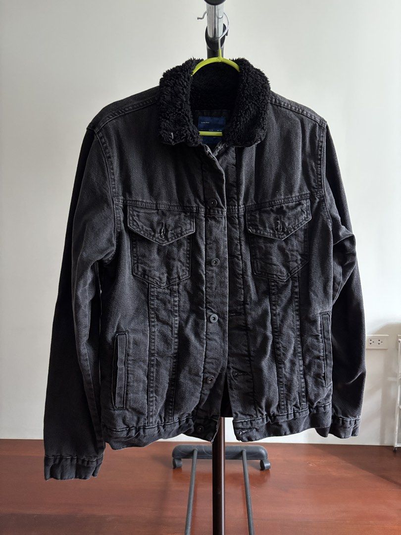 Zara Man Fleece Lined Denim Jacket (Category: Coats, Jackets and Outerwear) located in Quezon City. Submitted by marlo19 (Listing ID 1428838302, Image 1). Description: Zara Man Medium Very lightly used.
