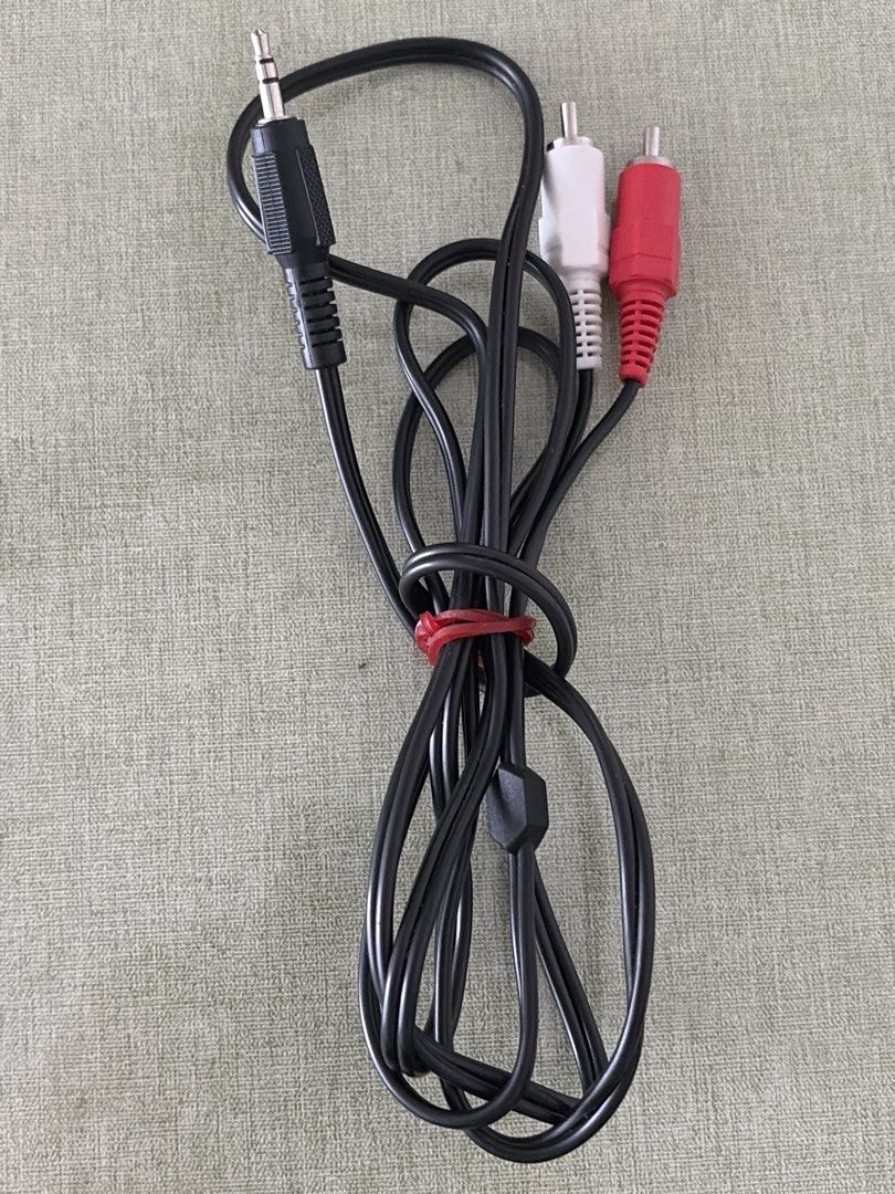 3.5mm to RCA Audio Cable