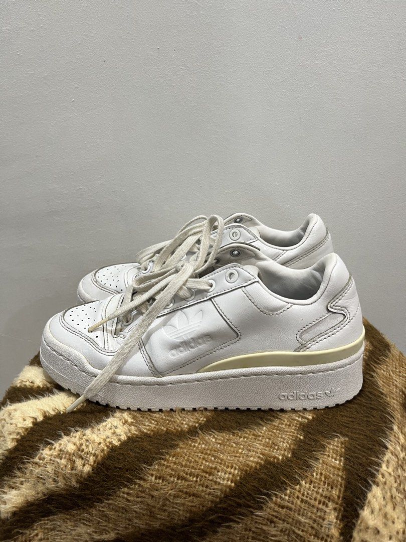 Adidas Forum Low White Sneakers (Category: Sneakers) located in Dagupan City. Submitted by nigsstuff.com (Listing ID 1428243037, Image 2). Description: Very good condition no issues Not ukay Size 7.5 Us Uk 6.