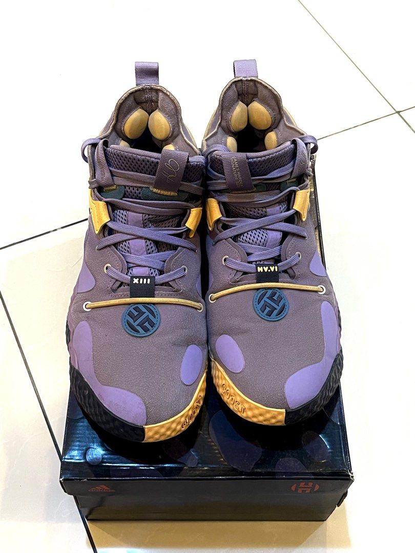100% AUTHENTIC ADIDAS HARDEN VOL.6 MAGIC LILAC (Category: Sneakers) located in Manila. Submitted by c.ccloset (Listing ID 1429076597, Image 3). Description: -Please view all photos -With box SIZE US 11.5 UK 11 FR 46 JP 295 CHN 285 -Negotiable -Strictly payment first policy [GCash only] -Lalamove [Shipping Fee Shouldered by Buyer] .