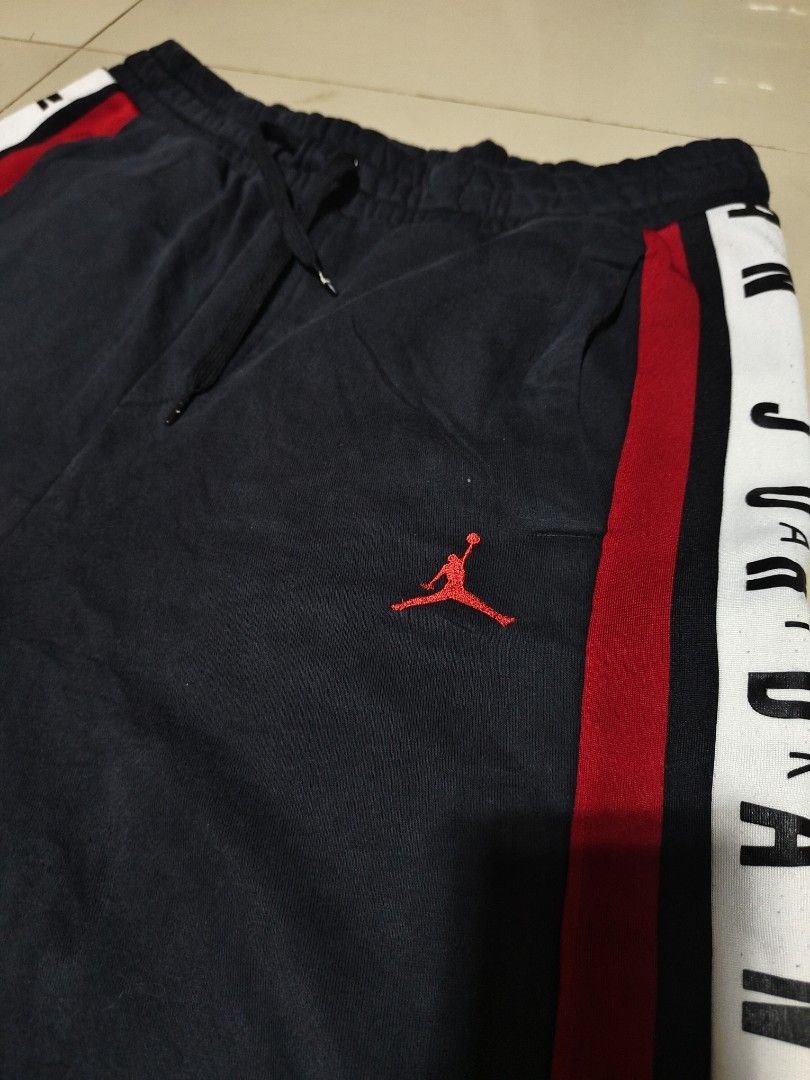AIR JORDAN SIDE TAPE SCRIPT FLEECE (1) (Category: Joggers) located in Bulacan. Submitted by markkiethrift2023 (Listing ID 1429109361, Image 3). Description: AIR JORDAN SIDE TAPE SCRIPT FLEECE (1) EXCELLENT CONDITION DIMES: WAIST: 30 - 42 LENGTH: 41 NEED WASH.