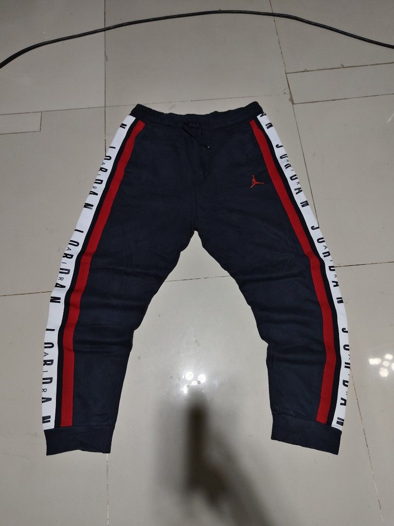 AIR JORDAN SIDE TAPE SCRIPT FLEECE (1) (Category: Joggers) located in Bulacan. Submitted by markkiethrift2023 (Listing ID 1429109361, Image 1). Description: AIR JORDAN SIDE TAPE SCRIPT FLEECE (1) EXCELLENT CONDITION DIMES: WAIST: 30 - 42 LENGTH: 41 NEED WASH.