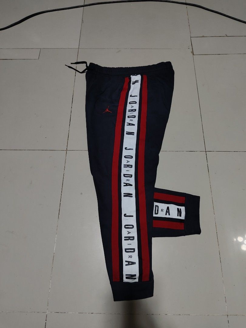 AIR JORDAN SIDE TAPE SCRIPT FLEECE (1) (Category: Joggers) located in Bulacan. Submitted by markkiethrift2023 (Listing ID 1429109361, Image 2). Description: AIR JORDAN SIDE TAPE SCRIPT FLEECE (1) EXCELLENT CONDITION DIMES: WAIST: 30 - 42 LENGTH: 41 NEED WASH.