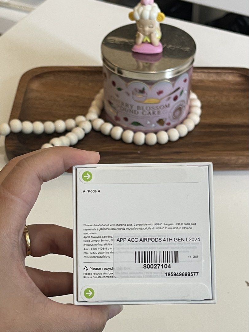 Apple AirPods 4th Gen (Category: Earphones) located in Manila. Submitted by declutterwnikki (Listing ID 1428991234, Image 3). Description: 🎧 Apple AirPods 4th Gen (2024) – BRAND NEW SEALED 🎧 ✨ 100% Authentic Apple ✨ Sealed box / never opened ✨ Brand new condition ✨ With receipt (proof of purchase) ✨ Bought March 21, 2026 💸 Price: 6200 (SRP is 8490) 🔊 Features: • Crisp, high-quality sound • Seamless Apple ecosystem pairing • Comfortable all-da