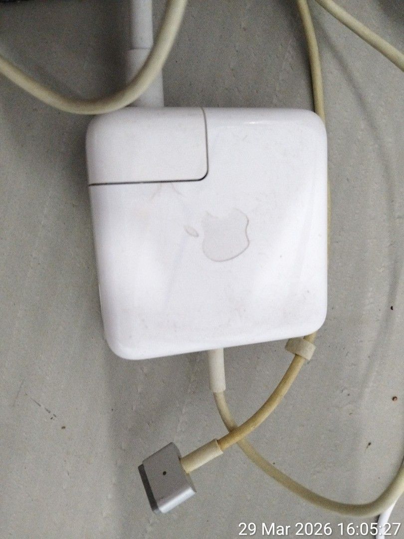 Apple Macbook Air - Not Working412327250913536002