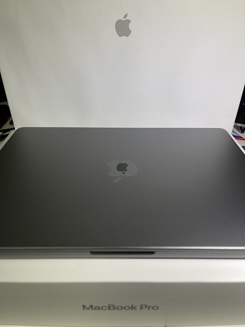Apple MacBook Pro 14-inch (2021) 8 Core412333797949450241