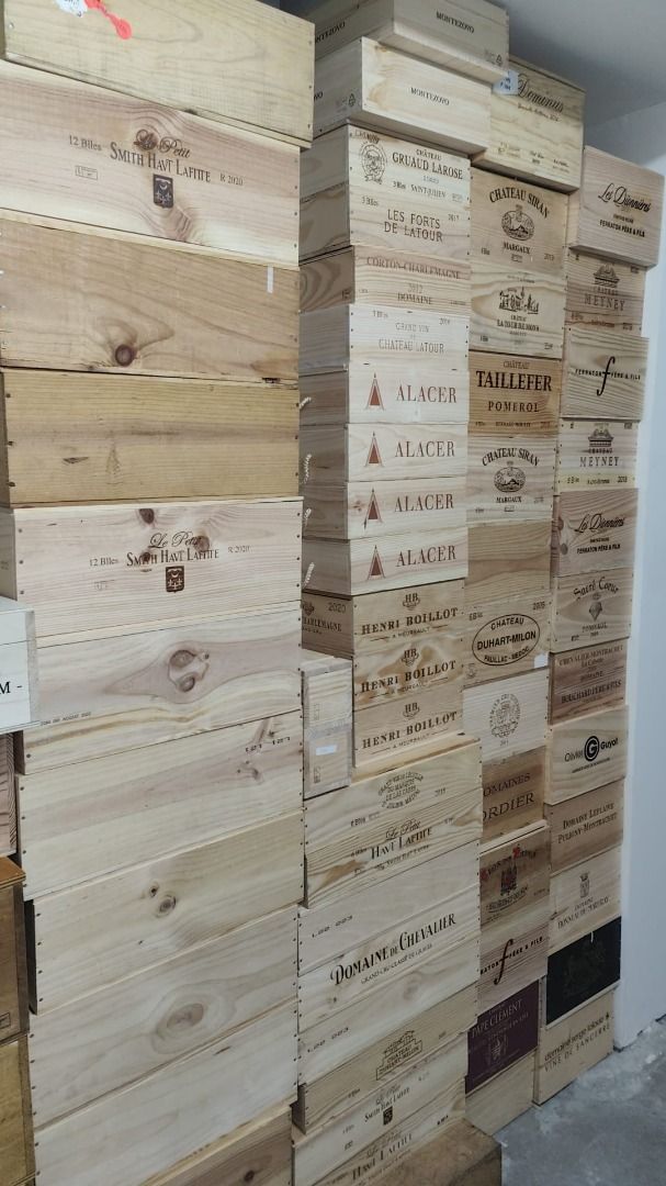 Assorted Empty Wine Crates468096013021358080