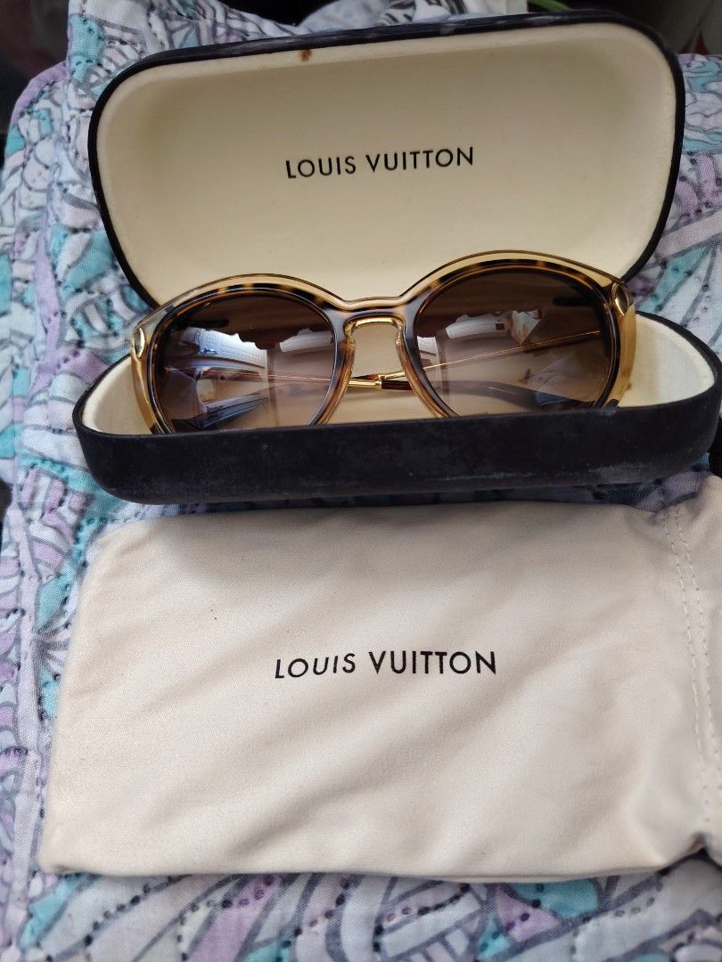 Authentic Louis Vuitton sunglass (Category: Luxury Accessories) located in Manila. Submitted by swiftriver_6c0893 (Listing ID 1429038653, Image 1). Description: Authentic LV sunglass.