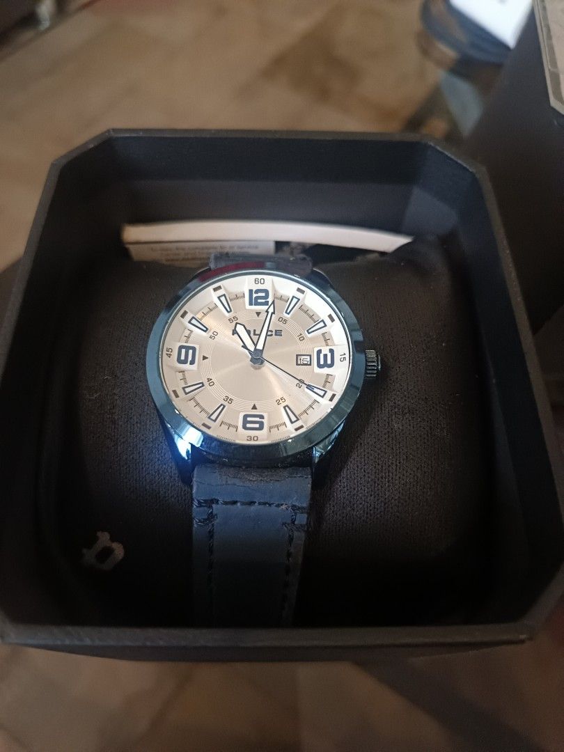 Authentic Police Watch with Blue Leather Strap (Category: Luxury Watches) located in Caloocan City. Submitted by ganbarubi (Listing ID 1429030908, Image 2). Description: - Authentic watch with warranty booklet and instruction manual - Comes with box - Original price: 5k - Needs battery replacement❗ - Leather trap is worn out❗(see last pic) and has a strong leather smell due to being kept in a cabinet for a long period of time - Sold as is, bawal 