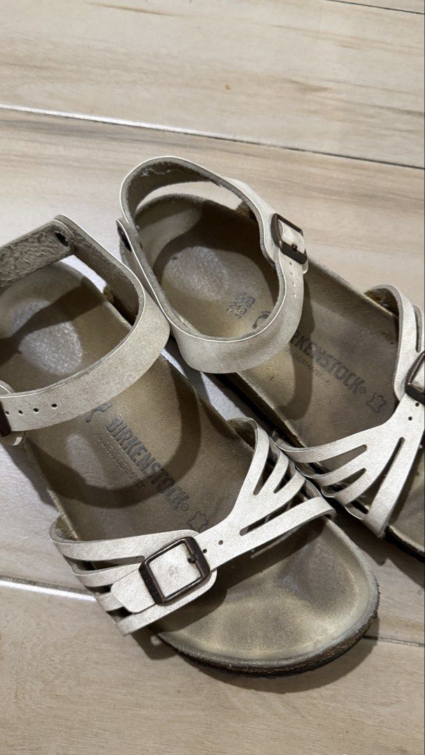 Birkenstock Sandals Size 39 (Category: Flats & Sandals) located in Navotas City. Submitted by simplifylife01 (Listing ID 1428992636, Image 1). Description: Bought in Japan Super comfy .