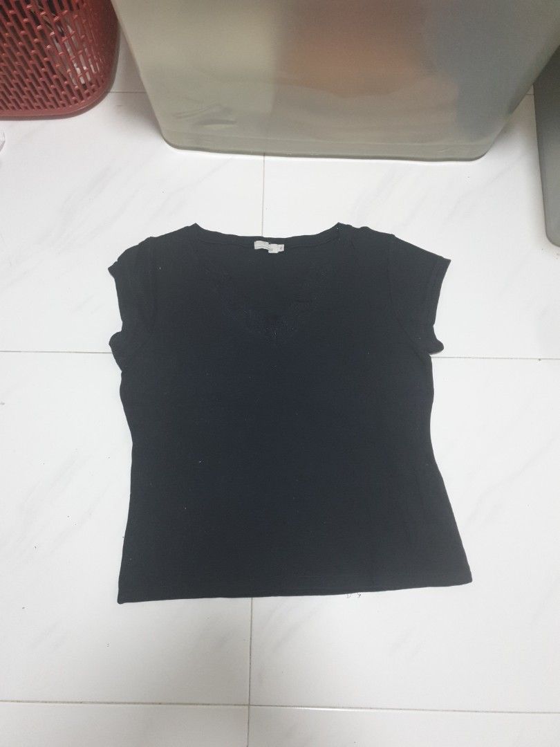 Black Basic Blouse (Category: Blouses) located in Singapore. Submitted by thryftitems (Listing ID 1429133814, Image 1). Description: top to bottom 53cm waist 42cm.