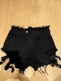 (Category: ) located in . Submitted by 77bins (Listing ID 1429108521, Image 1). Description: .