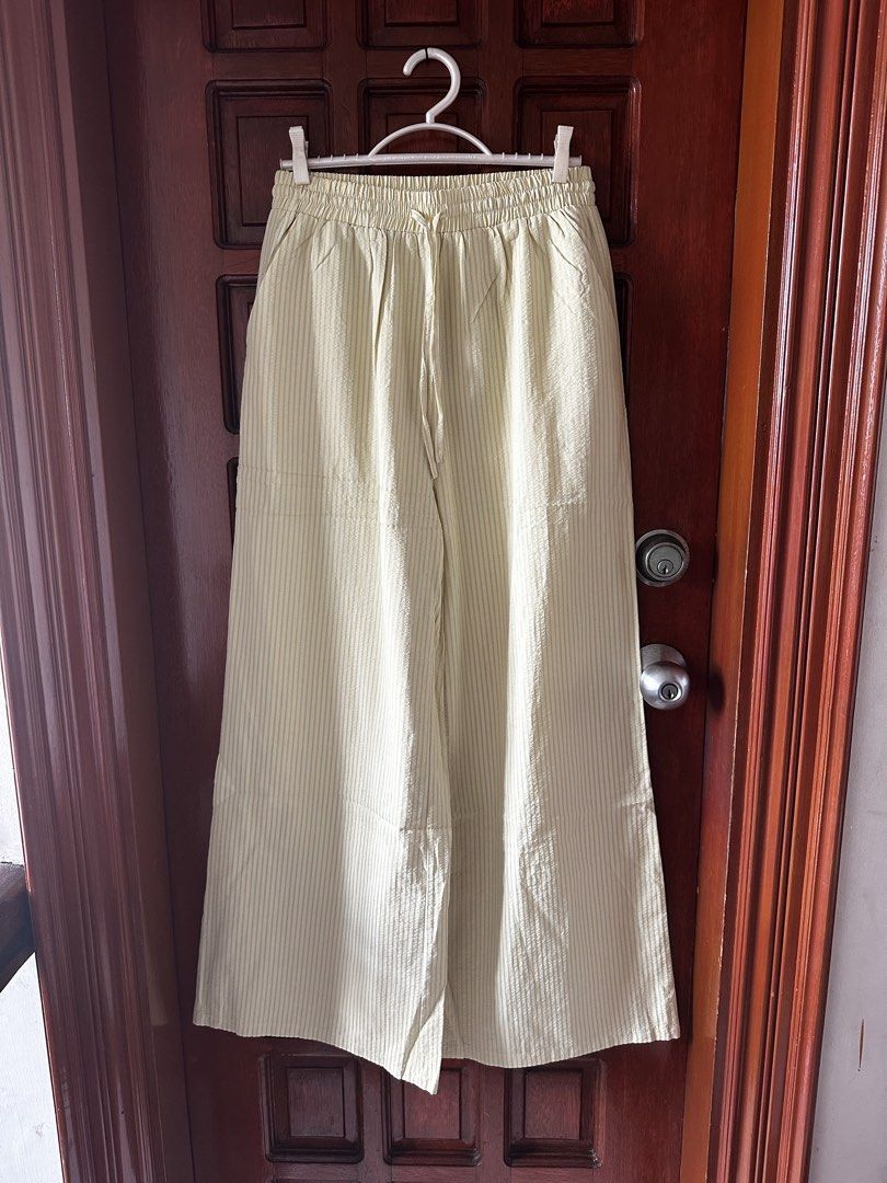 Blackbough Striped Wide Leg Pants - Size S (Category: Other Bottoms) located in Makati City. Submitted by meeks_declutterin (Listing ID 1428997947, Image 1). Description: Just bought. Never been used. Doesnt fit me. Will fit hips smaller than 35 inches to be comfortable. Really nice for casual city wear or beach wear. .