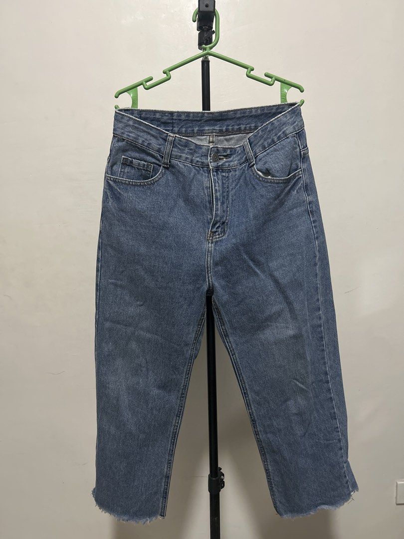 Blue wide leg Denim Jeans (Category: Jeans) located in Manila. Submitted by keyyher (Listing ID 1429140876, Image 1). Description: Blue wide leg Denim Jeans (high waist) Waist Size - 29-30 inches Length - 32.5 inches .