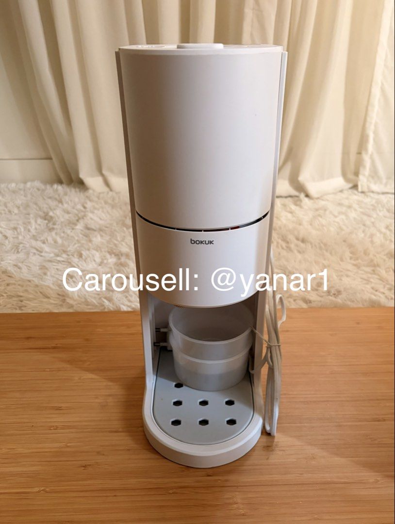 Bokuk Shaved Ice Maker (with 2 ice molds) (Category: Ice-cream Makers) located in Paranaque City. Submitted by yanar1 (Listing ID 1429073830, Image 2). Description: Purchased from Shop ee (shipped from Korea) Lightly used, no flaw Reason for selling: - only used twice Pickup from Arista Place, Paranaque.