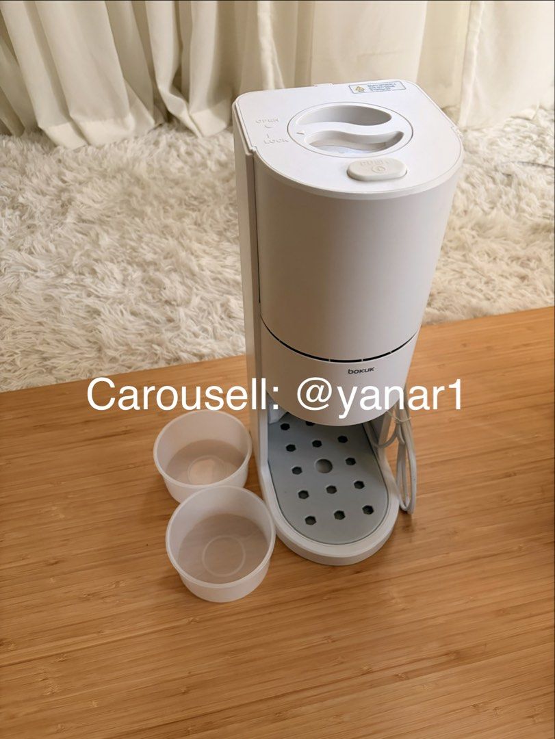 Bokuk Shaved Ice Maker (with 2 ice molds) (Category: Ice-cream Makers) located in Paranaque City. Submitted by yanar1 (Listing ID 1429073830, Image 1). Description: Purchased from Shop ee (shipped from Korea) Lightly used, no flaw Reason for selling: - only used twice Pickup from Arista Place, Paranaque.