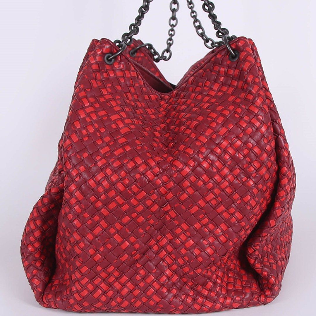 Bottega Veneta Bag (Category: Shoulder Bags) located in Manila. Submitted by plusCize (Listing ID 1429012622, Image 2). Description: .
