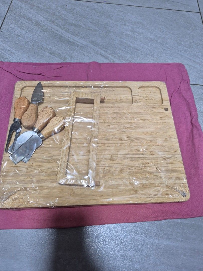Brand New Bamboo Cheese Board Set489535115458007040