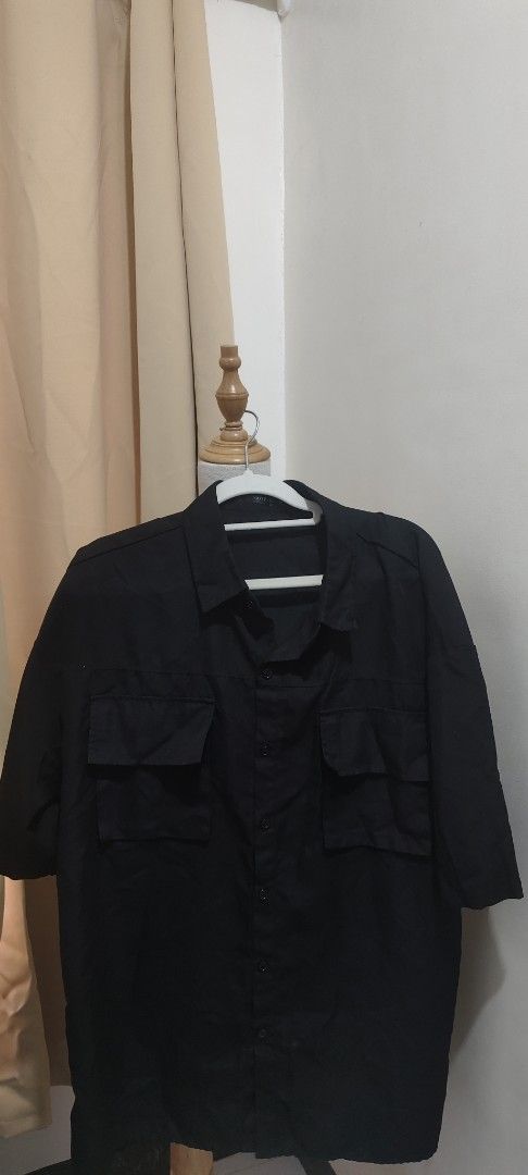 Bundle Men's Formal Clothes (Category: Tshirts & Polo Shirts ) located in Caloocan City. Submitted by simplyliving_31 (Listing ID 1429057454, Image 2). Description: •Personal preloved men's clothes •Black short sleeve best fit to large size, but med on tag •Black long sleeve ( Medium on tag) •Plaid design top (Small to Med).