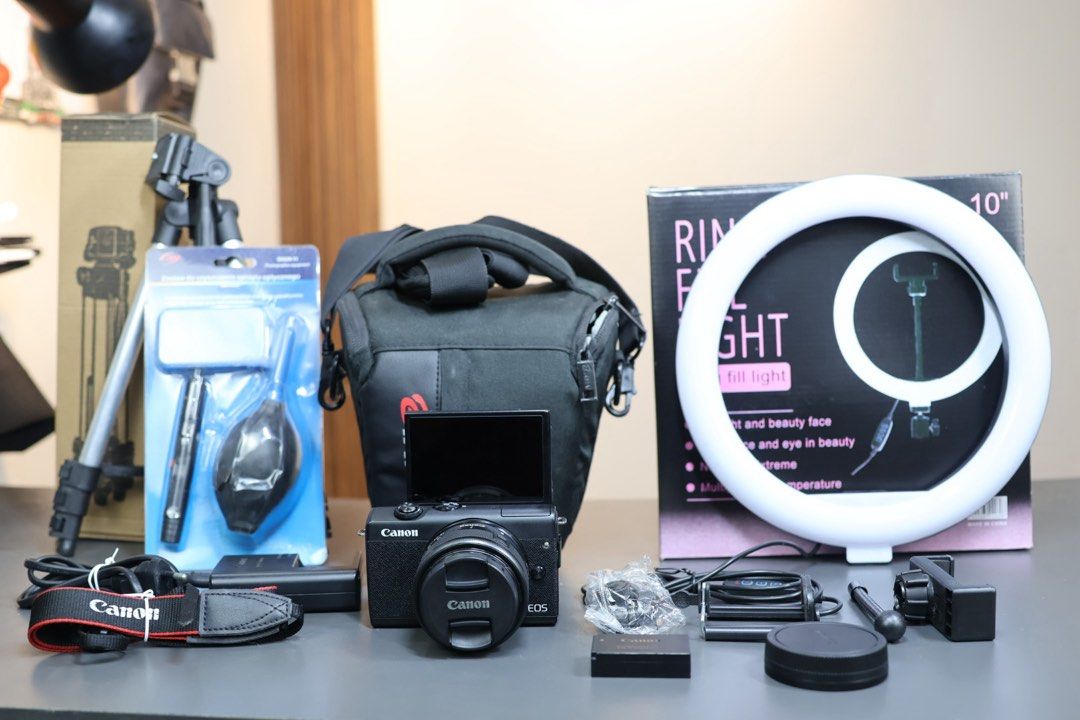 Canon EOS M200 Mirrorless Camera (Category: Cameras) located in Manila. Submitted by lenascamera (Listing ID 1429165394, Image 1). Description: NOTE: Sa dami po ng message na natatangap ko, naka hold napo ang Mga message hindi napo ako makapag reply pero na babasa ko kaya hanggat maari mag direct na kayo sa page ko sa facebook Lena’s camera para makareply ako agad salamat. Canon EOS M200 Mirrorless Camera ₱31,000 Key Features 24.2MP APS-C Sensor 